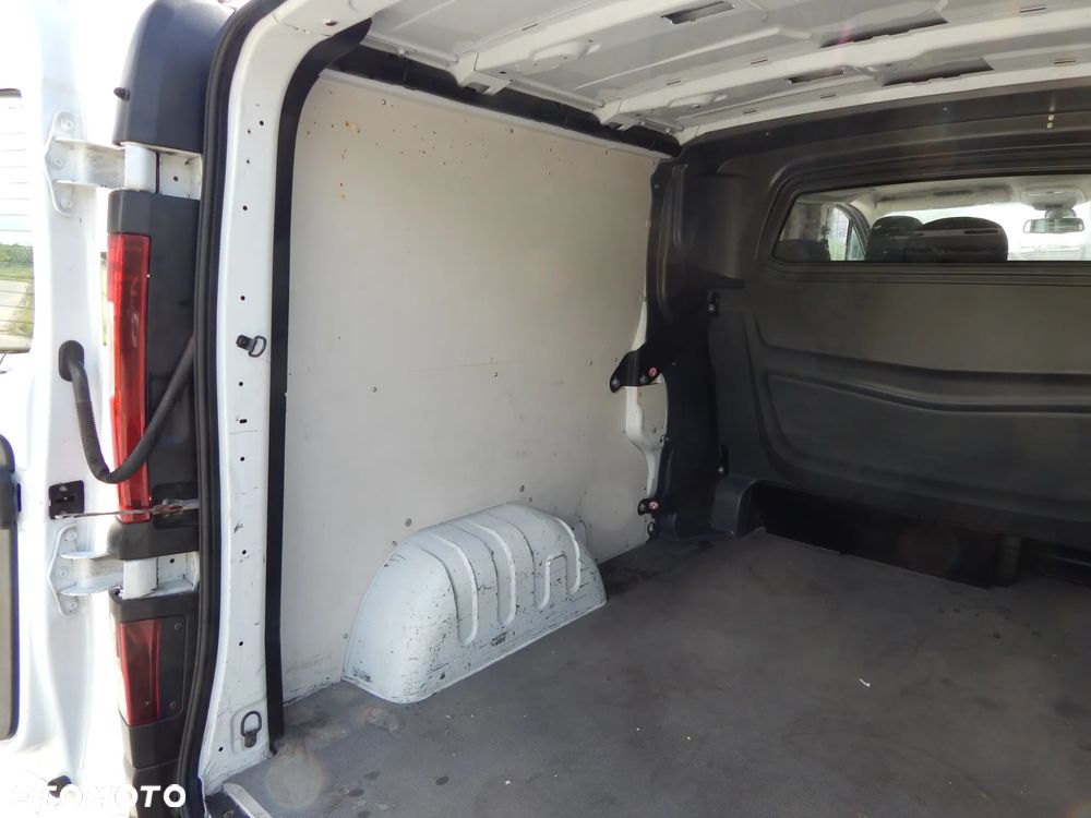 Opel Vivaro 1,6 CDTI Long  5-Osobowy Brygadówka - 30