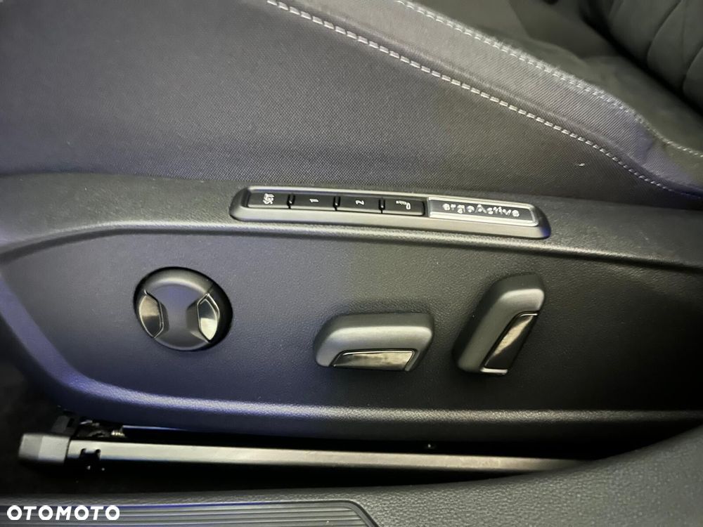 Volkswagen Golf - 12