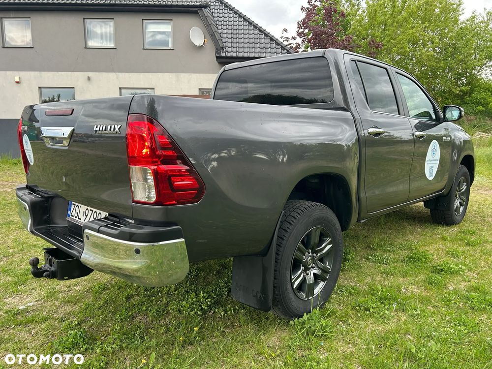 Toyota Hilux 4x4 Double Cab Autm Executive - 12