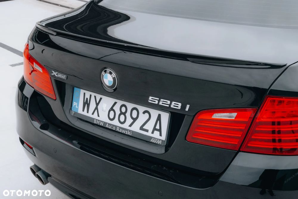 BMW Seria 5 528i xDrive - 4