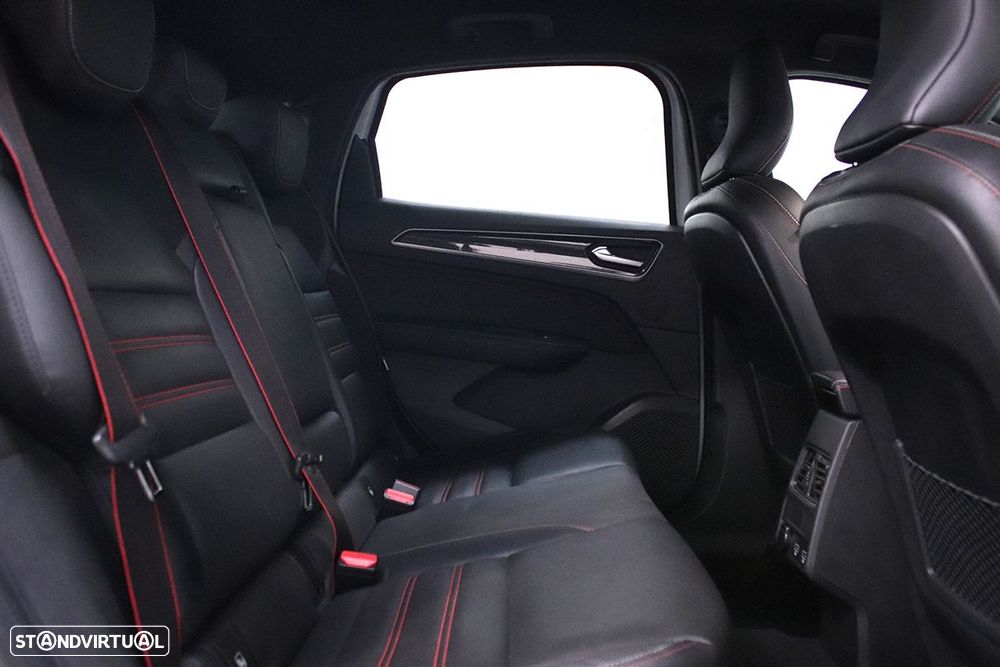 Renault Arkana 1.6 E-Tech R.S.Line - 24