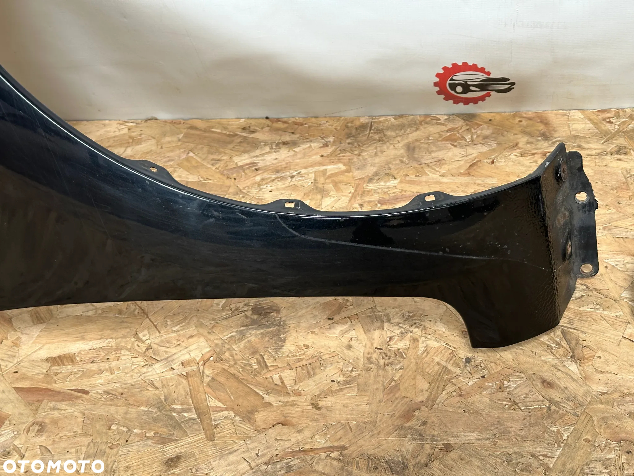 BŁOTNIK PRZEDNI PRAWY TOYOTA AURIS I 06-09  L01 - 4