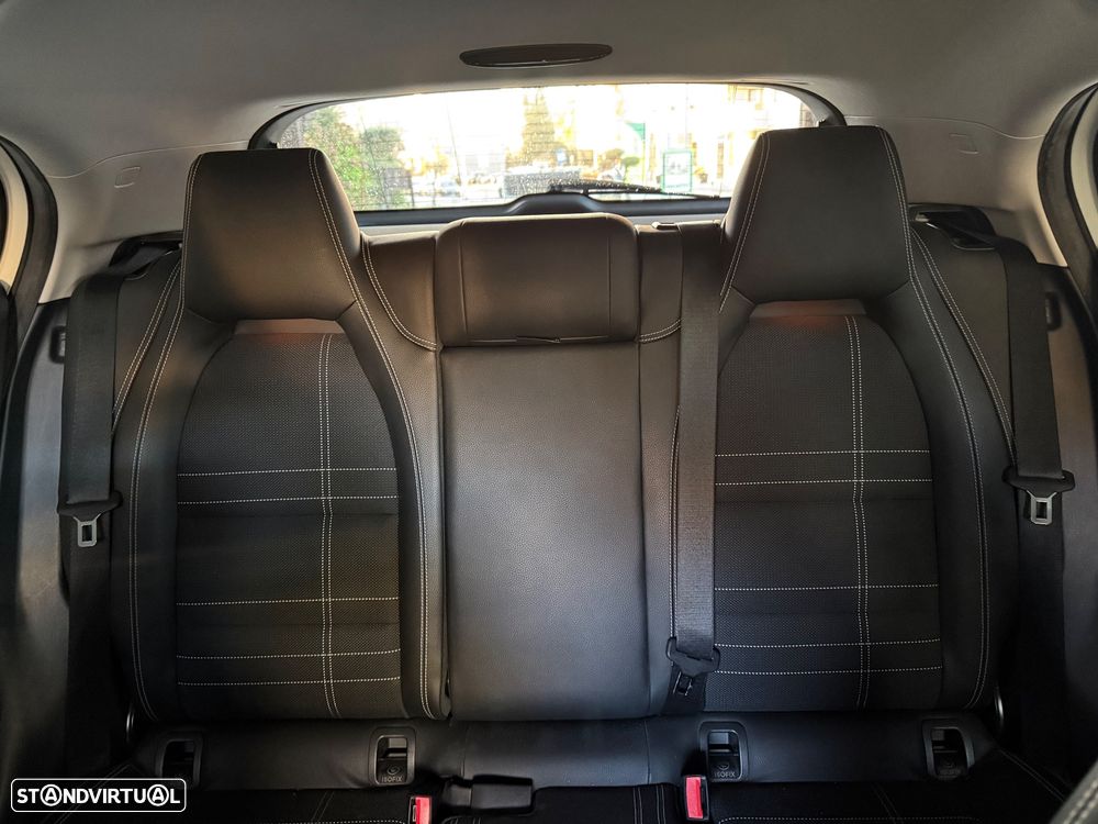 Mercedes-Benz GLA 220 CDI 4Matic 7G-DCT - 10