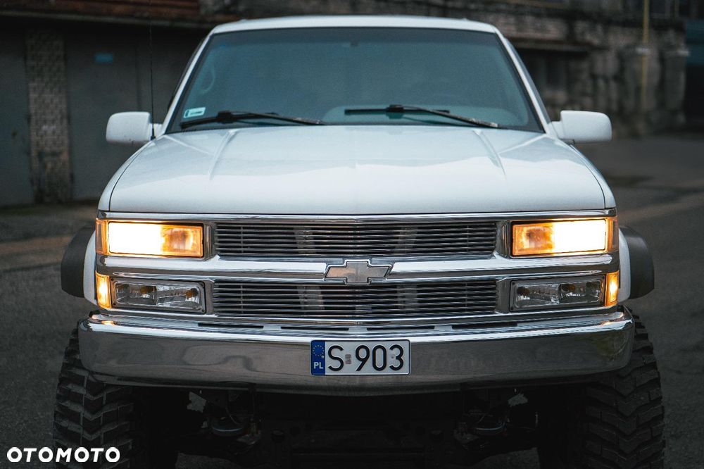 Chevrolet Suburban - 14