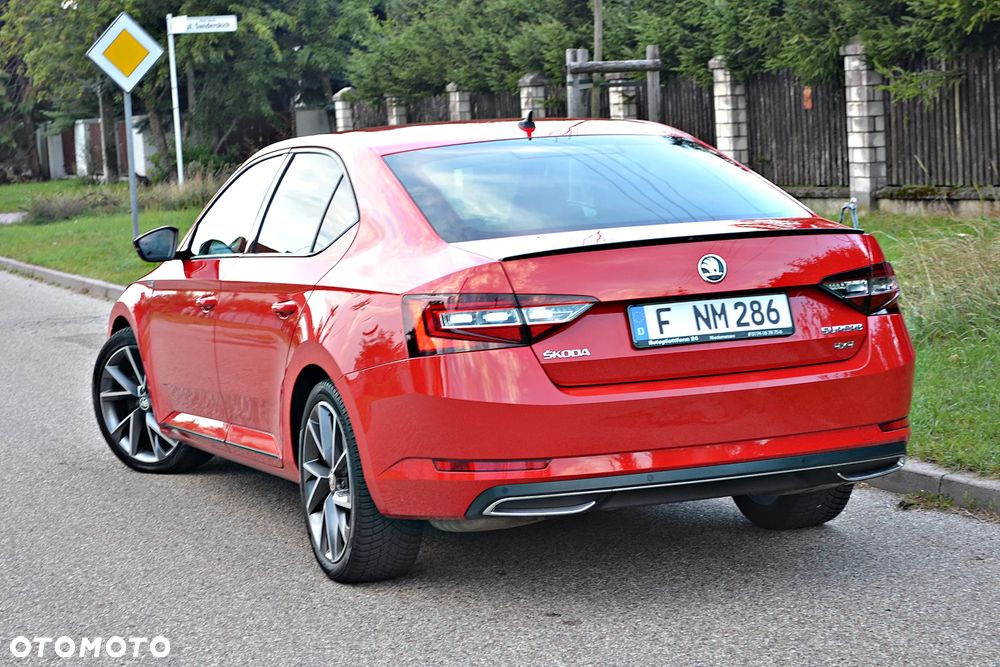 Skoda Superb 2.0 TDI 4x4 DSG Sportline - 10