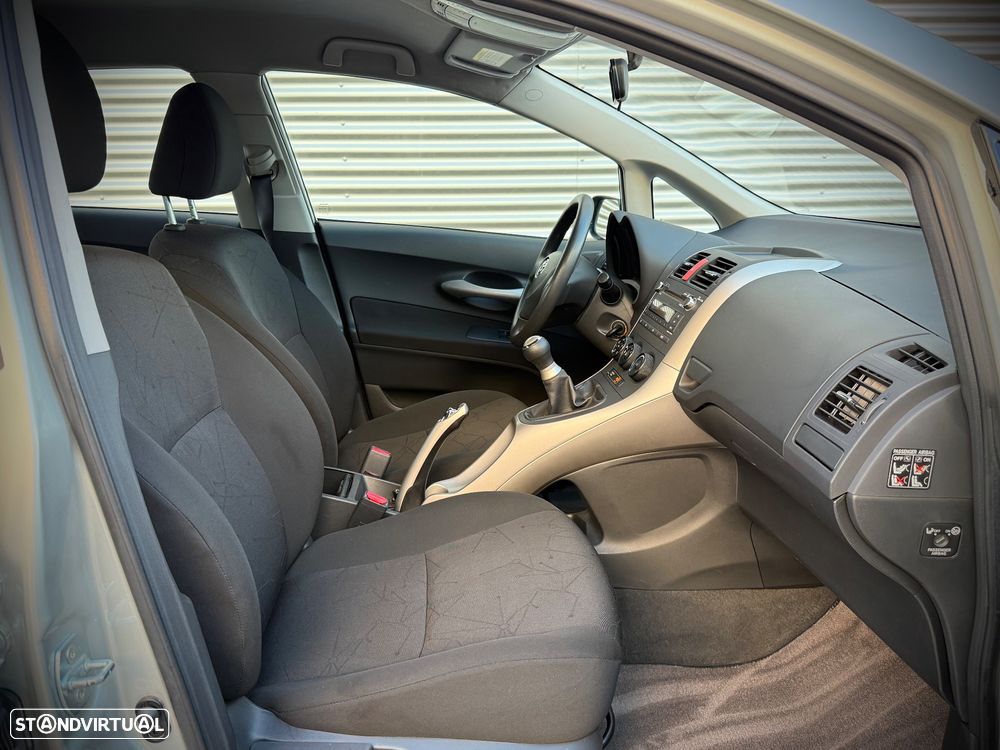 Toyota Auris 1.4 VVT-i AC+VSC - 10