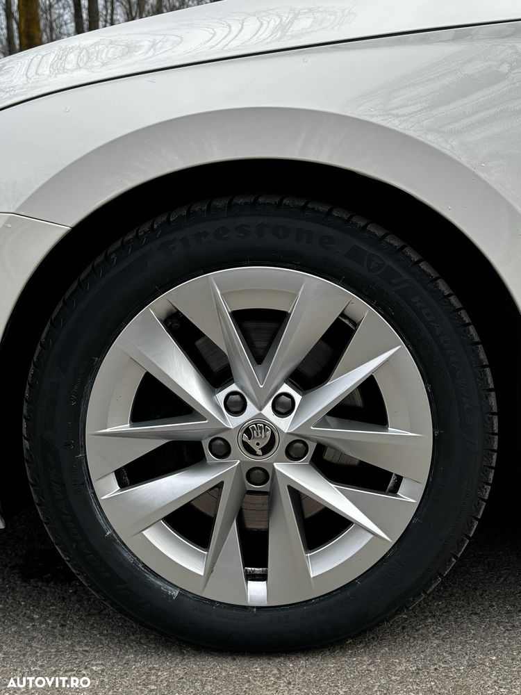 Skoda Octavia 2.0 TDI DSG Premium Edition - 37