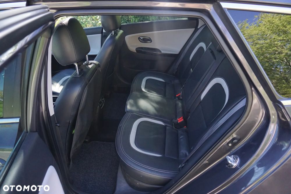Kia Ceed 1.6 GDI XL DCT - 11