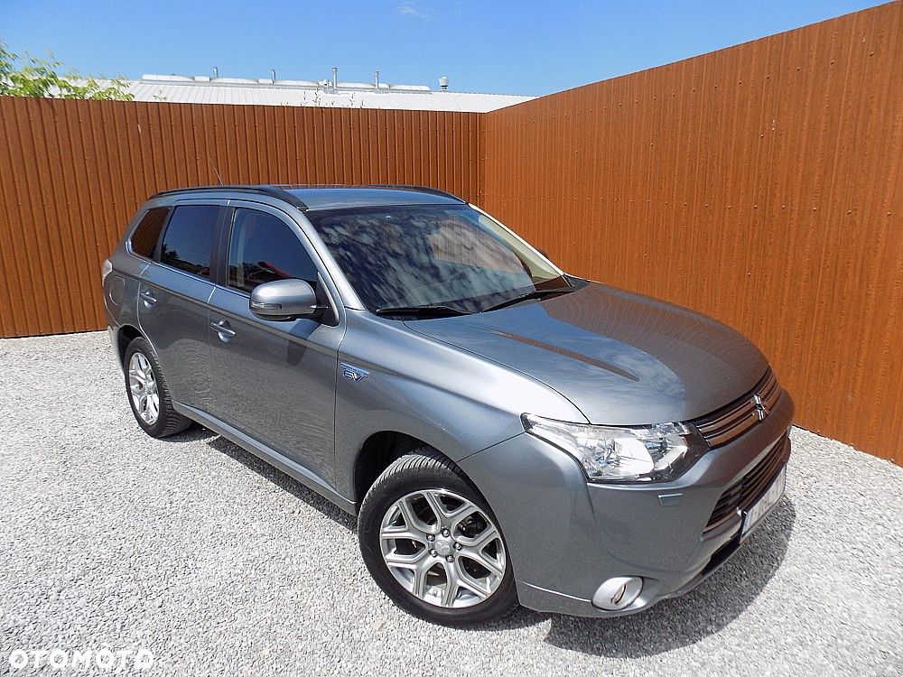 Mitsubishi Outlander 2.0 4WD Top - 2