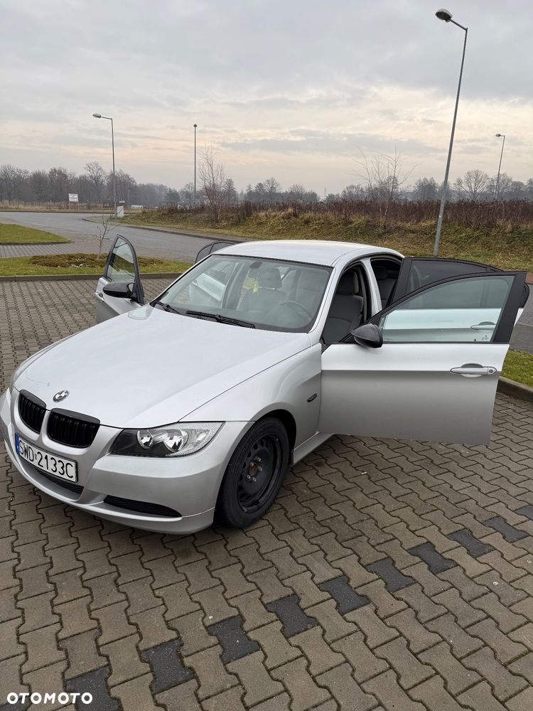 BMW Seria 3 318i - 3