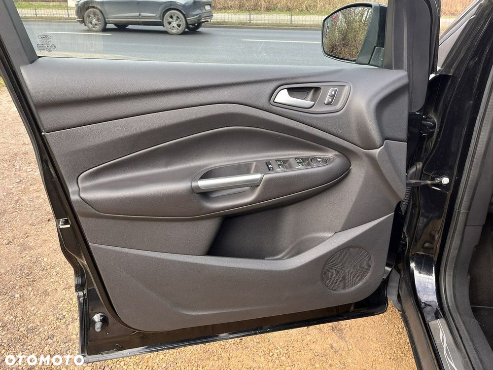 Ford Kuga 1.6 EcoBoost 2x4 Titanium - 20