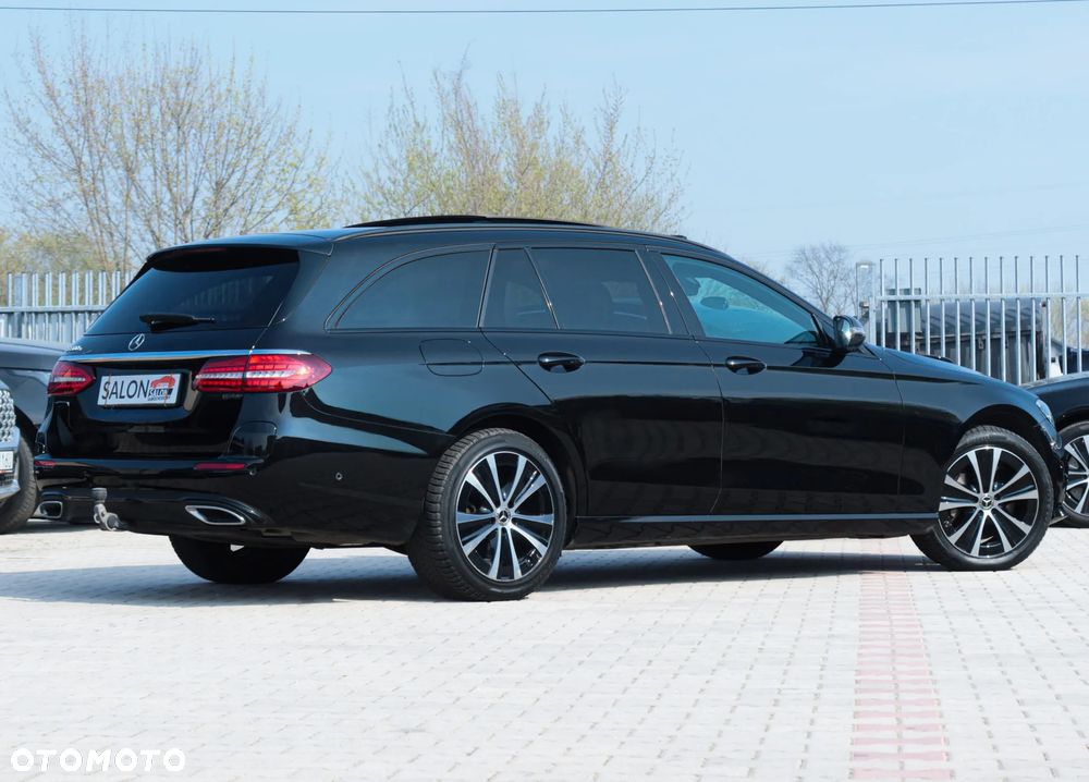 Mercedes-Benz Klasa E 300 9G-TRONIC Night Edition - 37