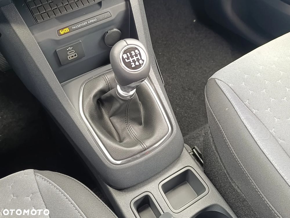 Ford Tourneo Courier 1.0 EcoBoost Titanium - 27