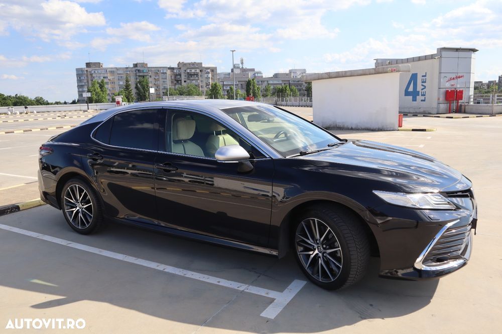 Toyota Camry 2.5 Exclusive - 4