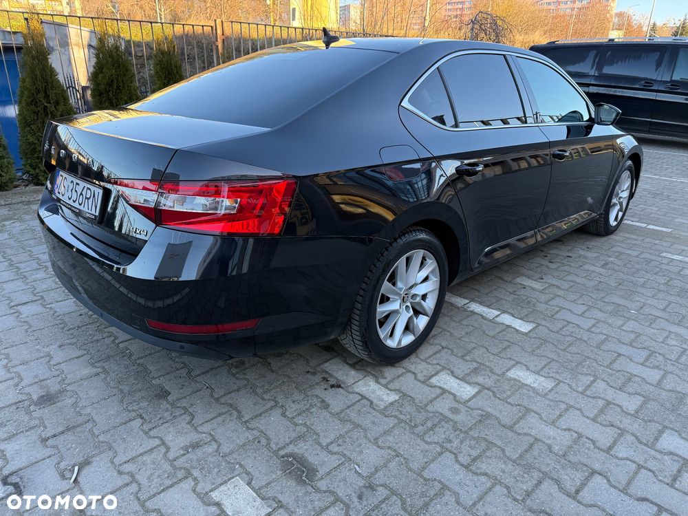 Skoda Superb 2.0 TDI SCR 4x4 Ambition DSG - 6