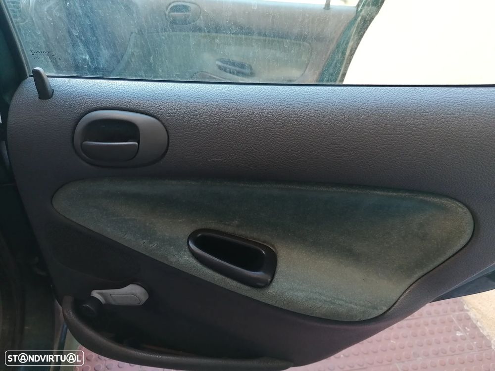 Peugeot 206 - 12