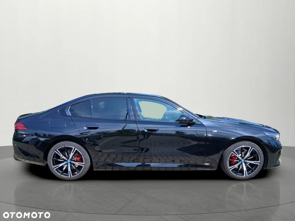 BMW Seria 5 530e PHEV M Sport - 6