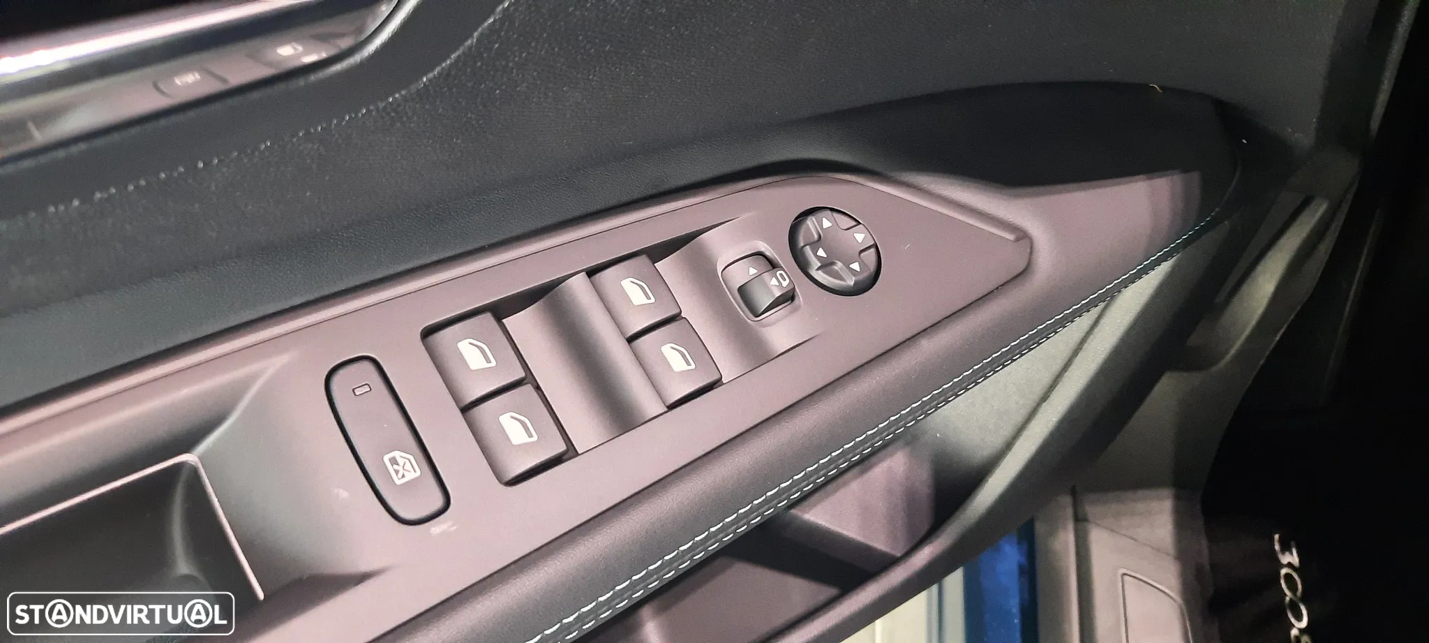 Peugeot 3008 1.2 PureTech Allure EAT8 - 27