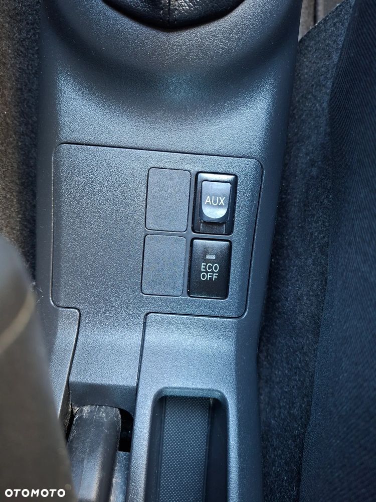 Toyota Yaris - 26
