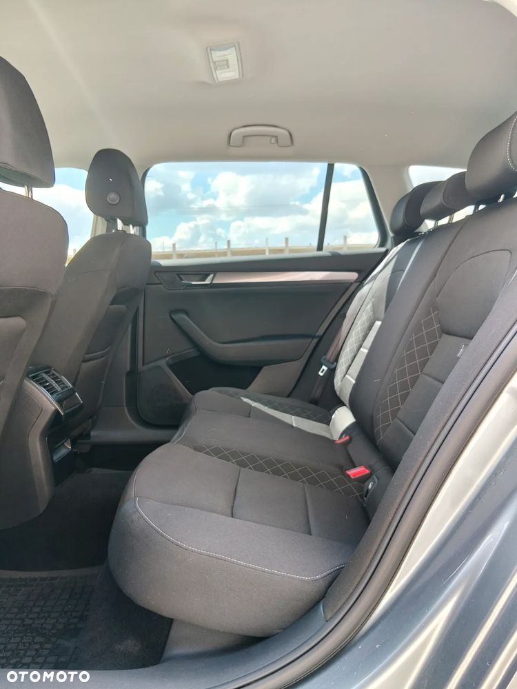 Skoda Superb 1.6 TDI DSG Ambition - 7