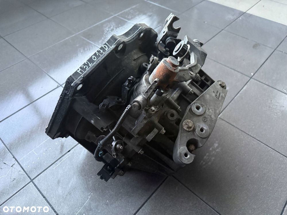 SKRZYNIA BIEGÓW 1.7 CDTI M32017DI OPEL ZAFIRA B 2010 - 1
