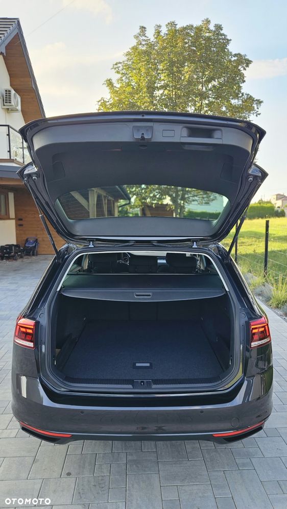 Volkswagen Passat Variant 2.0 TDI EVO Elegance DSG - 10