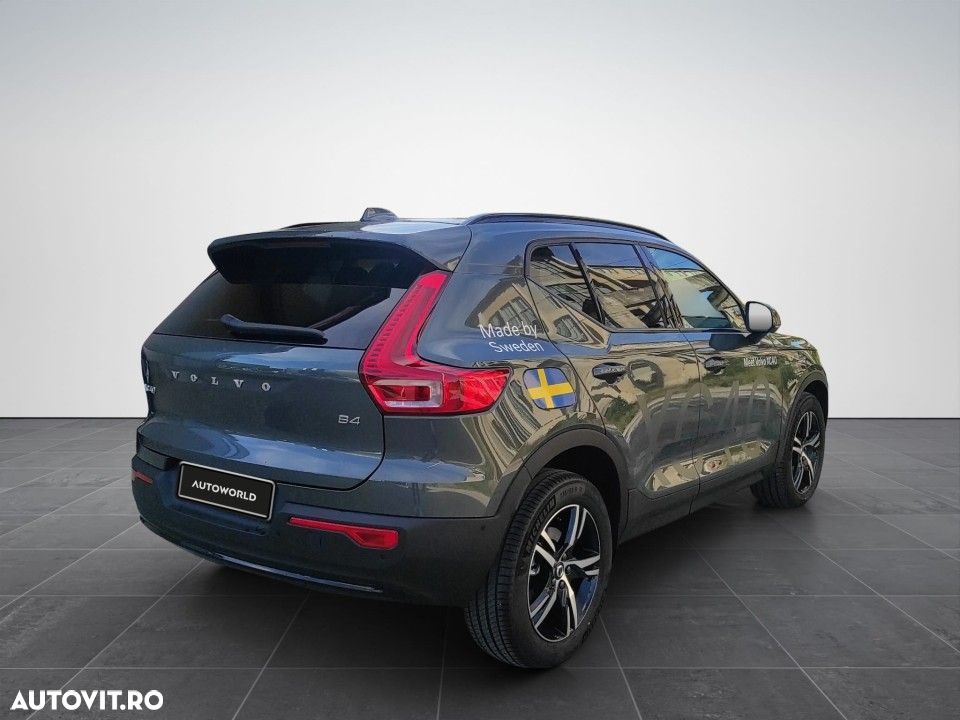 Volvo XC 40 B4 AT FWD MHEV Plus Dark - 6