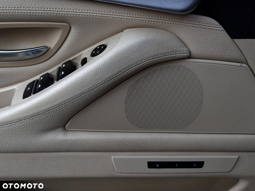 BMW Seria 5 530d xDrive Luxury Line - 26