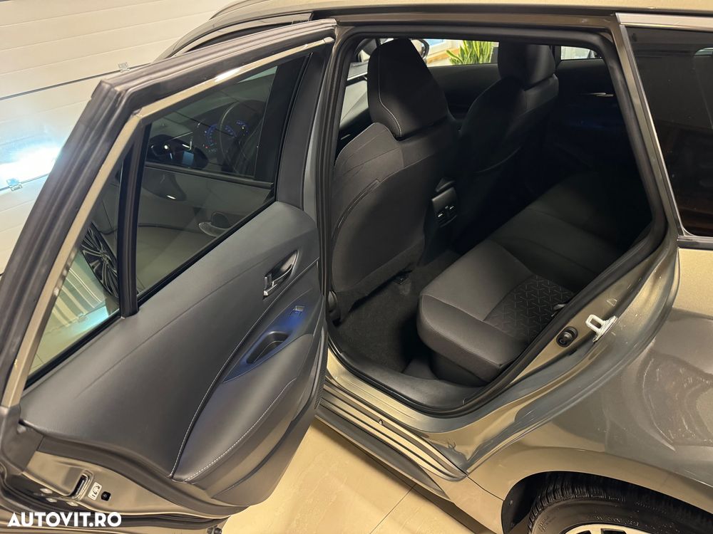 Toyota Corolla 1.8 Hybrid Team Deutschland - 7