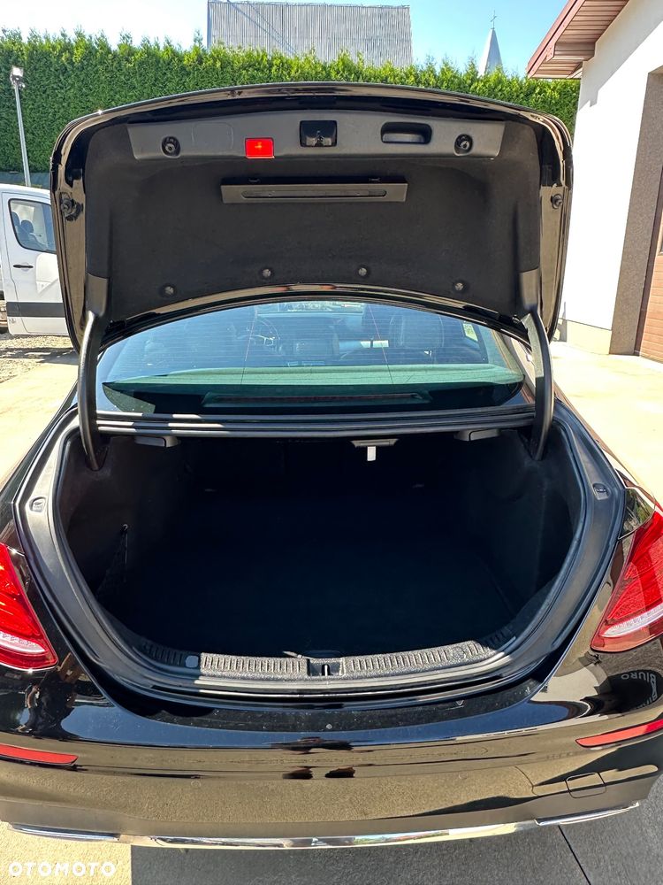 Mercedes-Benz Klasa E 220 d 4-Matic 9G-TRONIC - 8