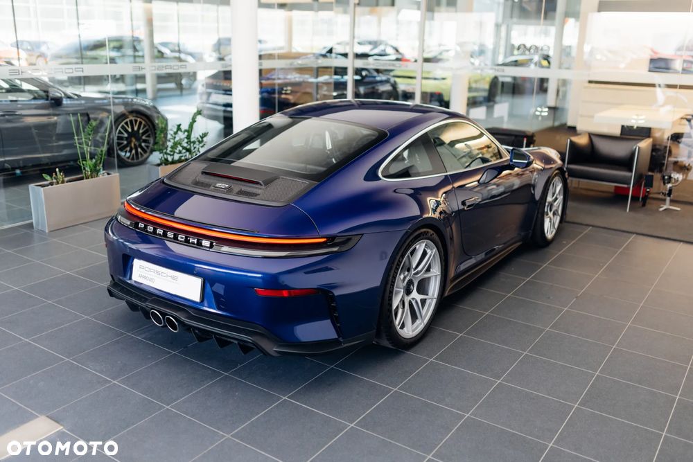 Porsche 911 GT3 Touring PDK - 11