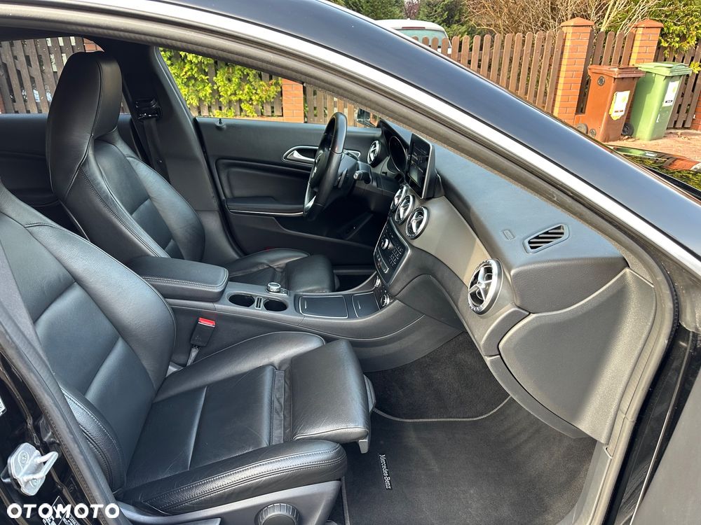 Mercedes-Benz CLA 200 d 4Matic 7G-DCT AMG Line - 27