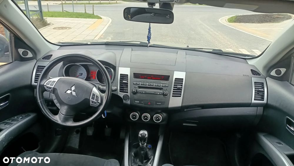 Mitsubishi Outlander 2.0 DI-D 4WD Intense - 9