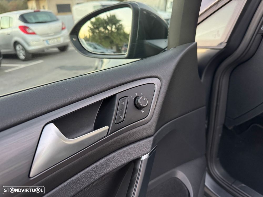 VW Golf Variant 1.6 TDi Confortline - 17