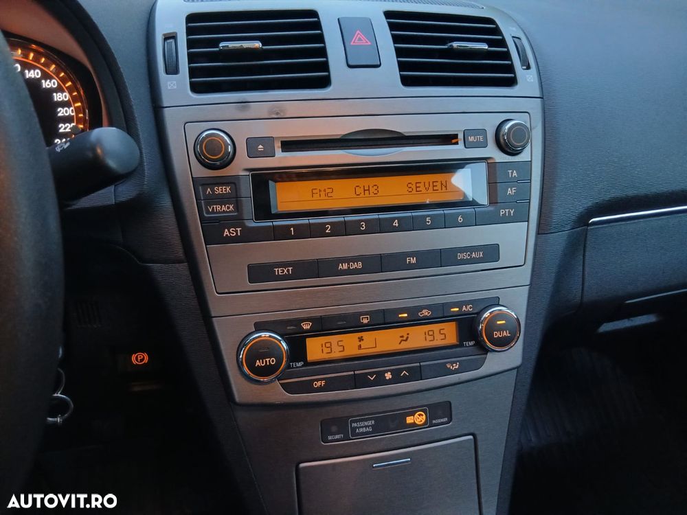 Toyota Avensis 1.6 Executive - 5