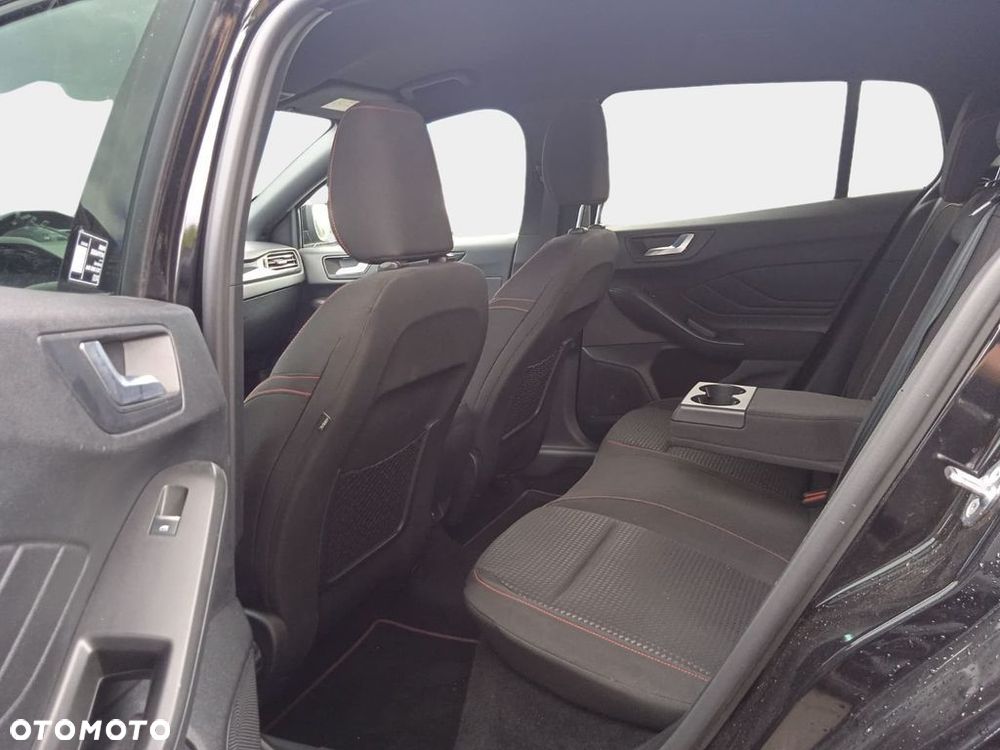 Ford Focus 1.0 EcoBoost mHEV ST-Line X - 36