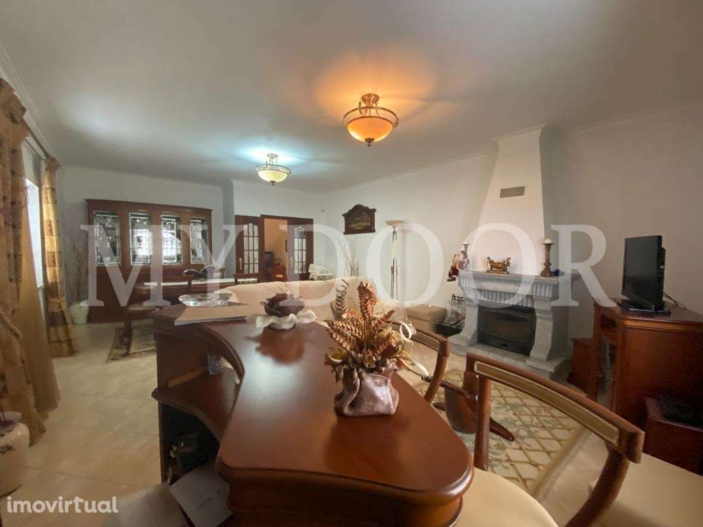 Excelente Moradia Isolada V4+1 - Santa Iria D'Azóia - Ótimas Áreas - Grande imagem: 2/60