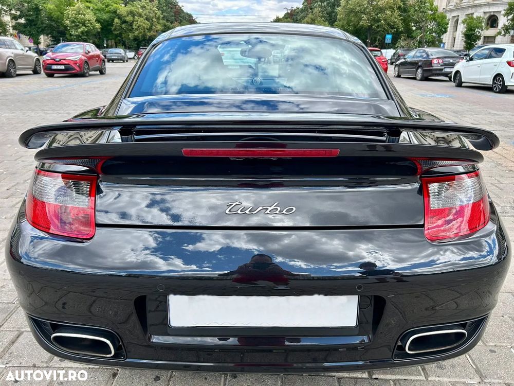 Porsche 911 Turbo - 6