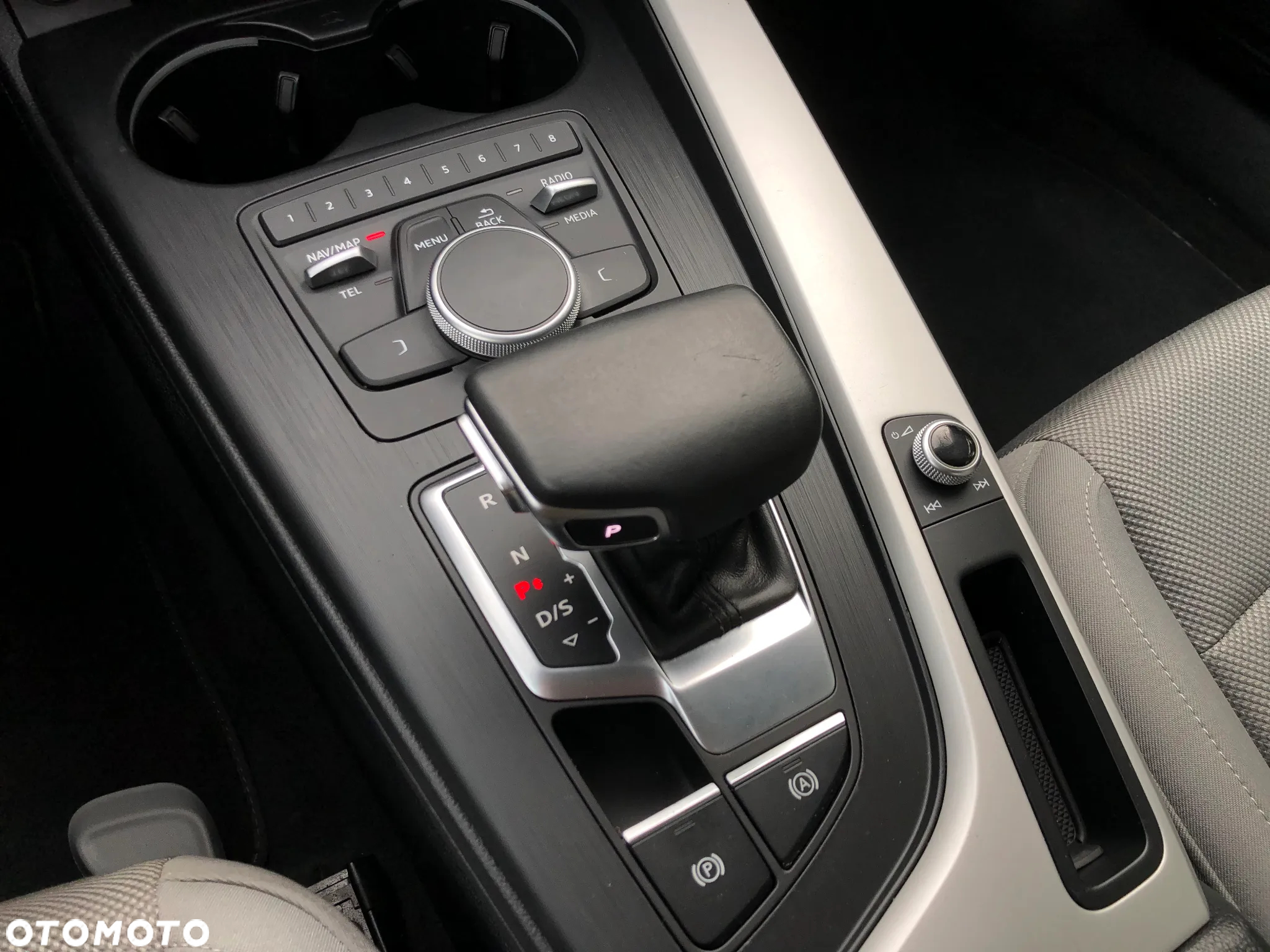 Audi A4 2.0 TDI S tronic - 24