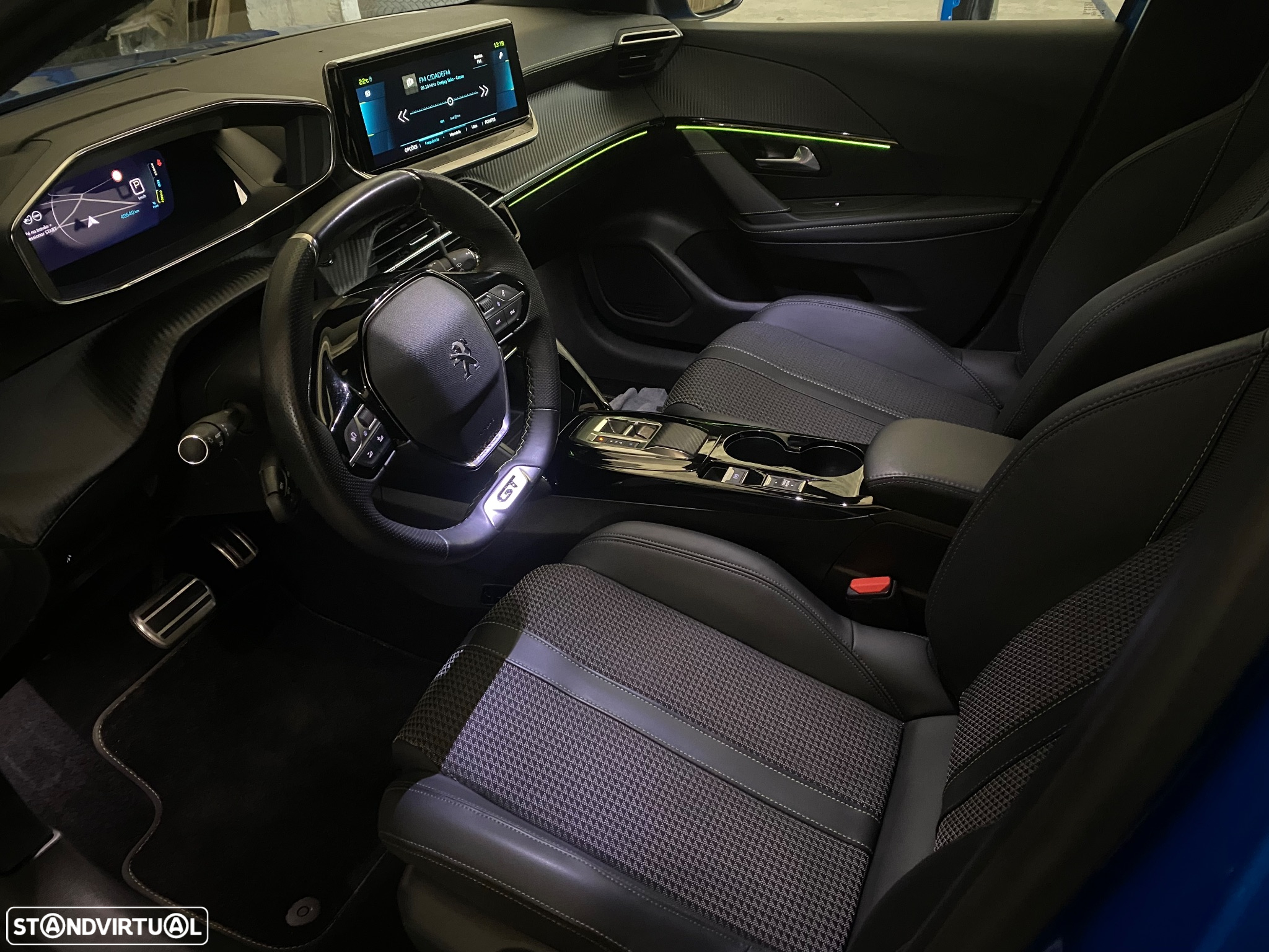 Peugeot e-208 GT - 23