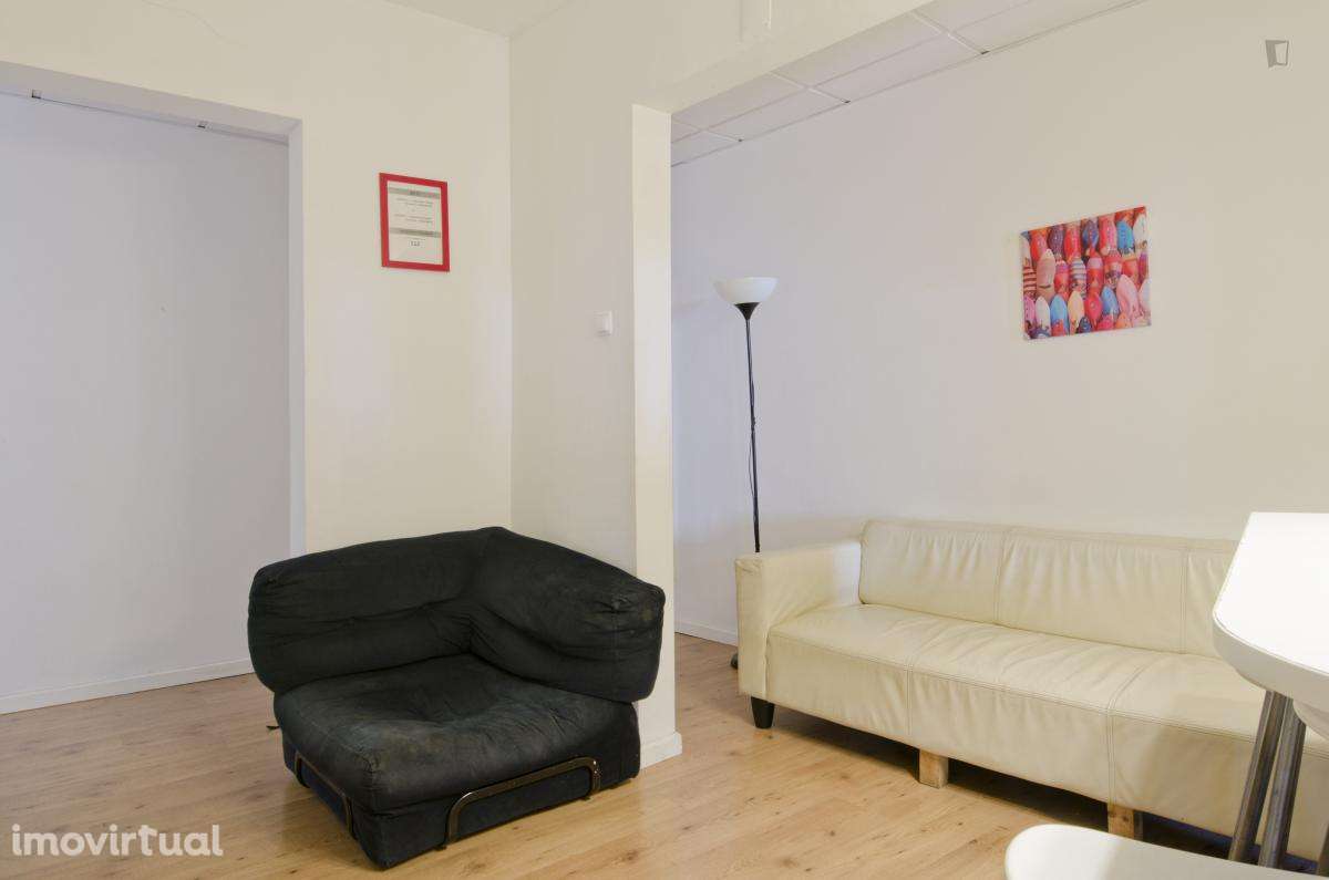 Quarto - localizado em Intendente Lisbon - Grande imagem: 4/19