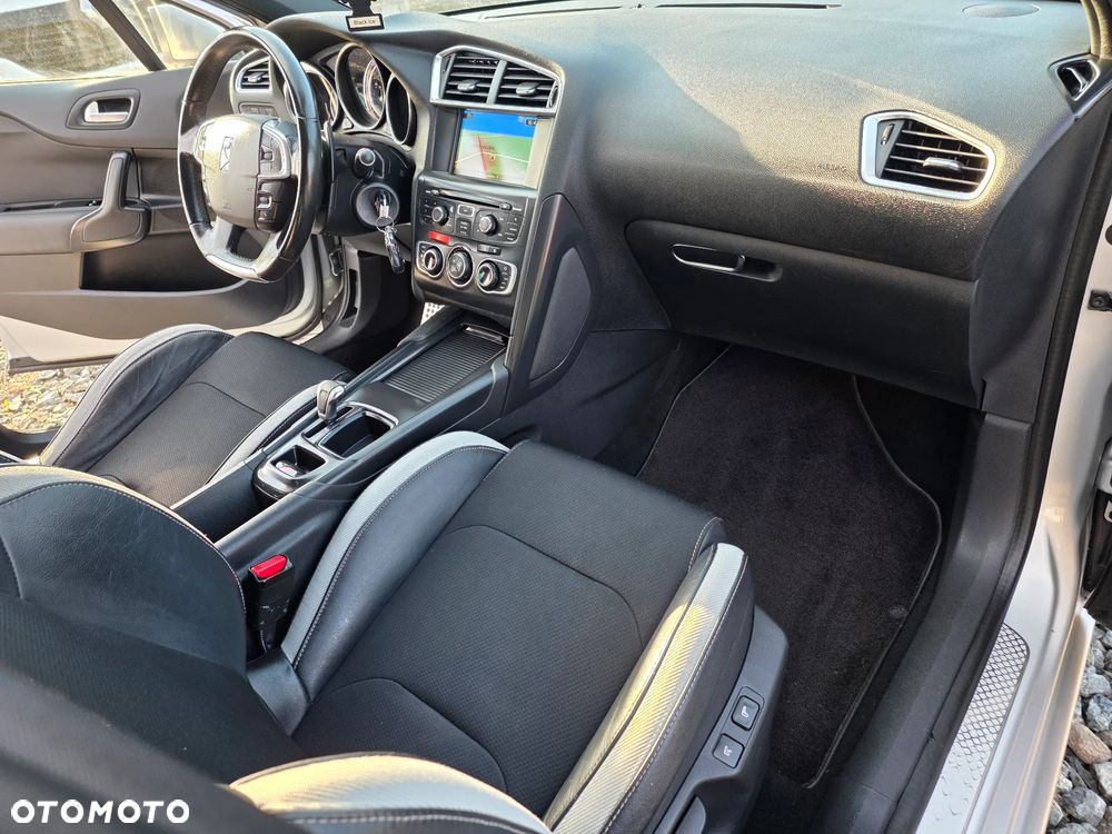 Citroën DS4 e-HDi 115 ETG6 SoChic - 32