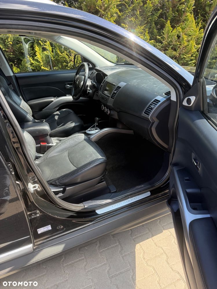 Mitsubishi Outlander 2.4 Instyle NAVI CVT - 11