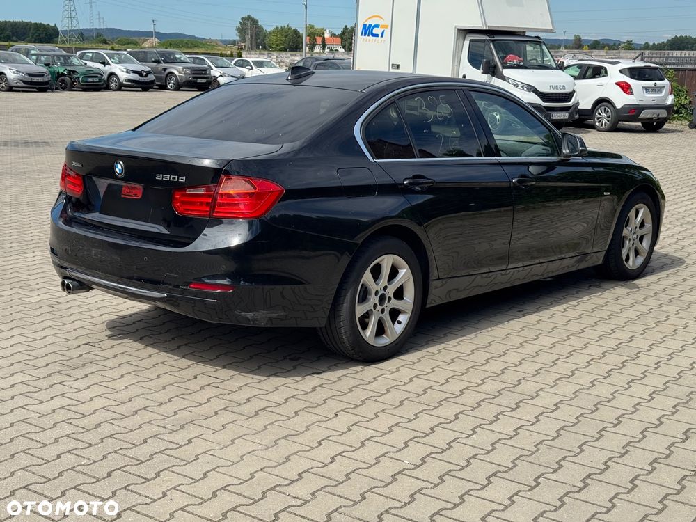 BMW Seria 3 330d xDrive Sport-Aut Luxury Line - 9