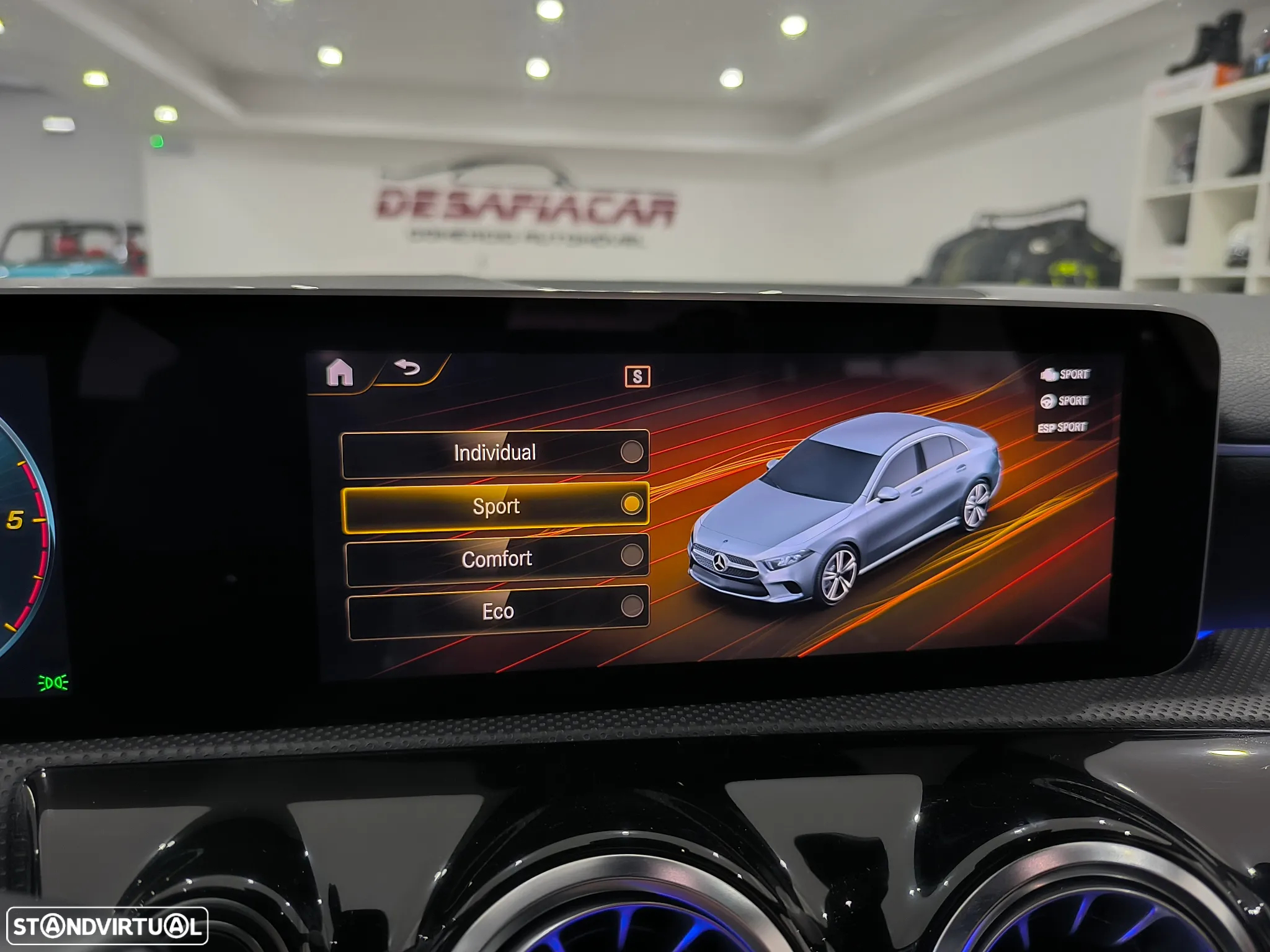 Mercedes-Benz A 180 Limousine d AMG Line Aut. - 54