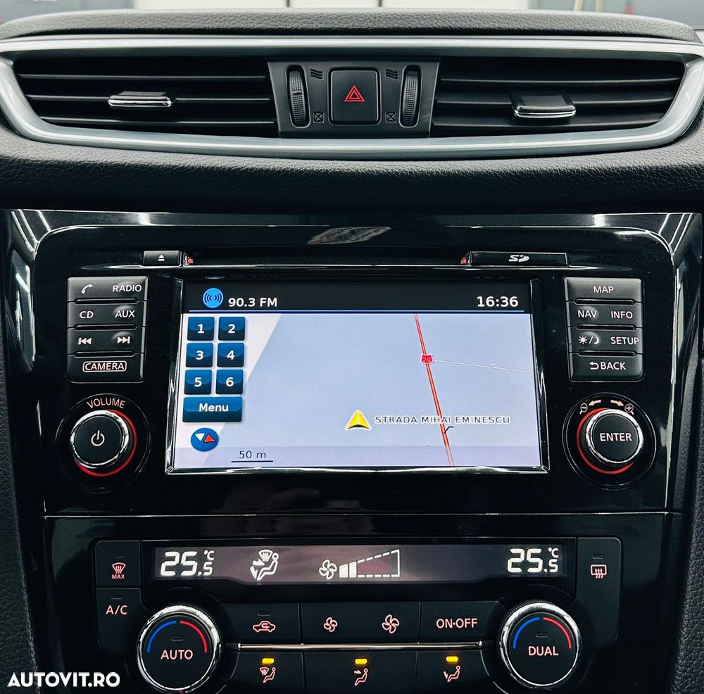 Nissan Qashqai 1.6 DCI Xtronic N-Connecta - 24