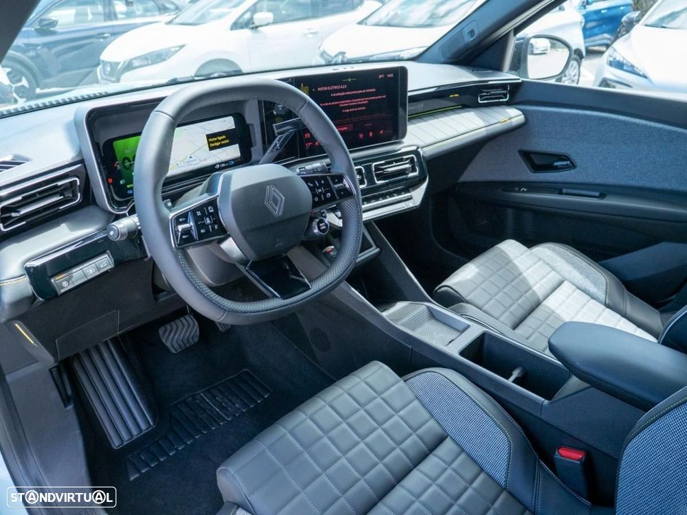 Renault 4 E-Tech 52 kWh Iconic Autonomia Conforto - 24