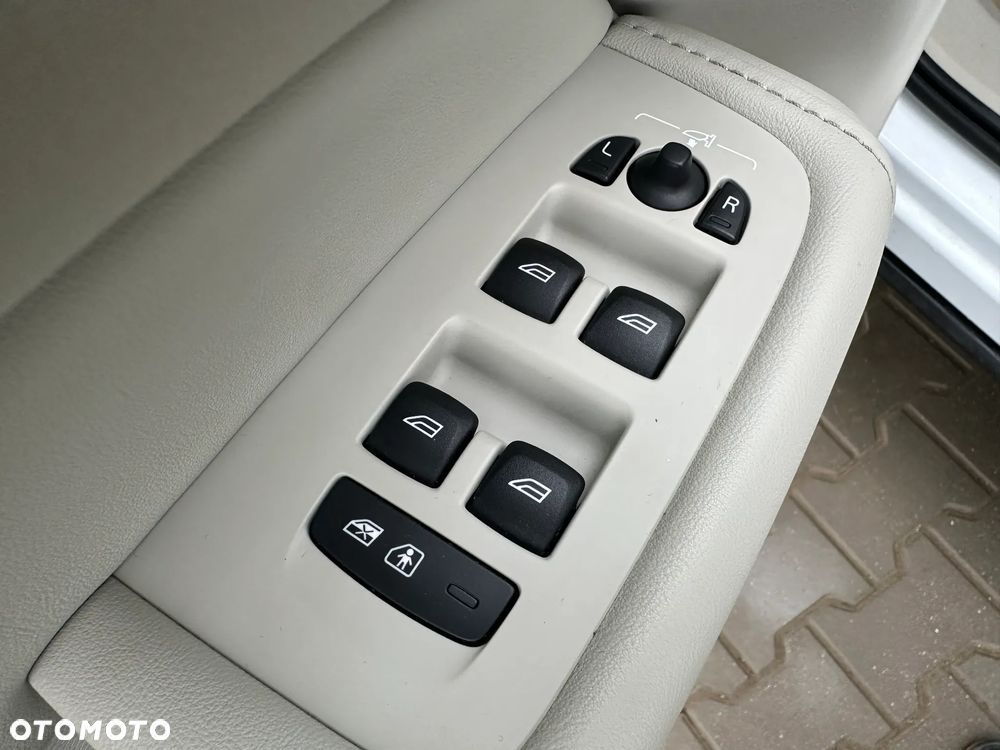 Volvo XC 60 T6 AWD Inscription - 24