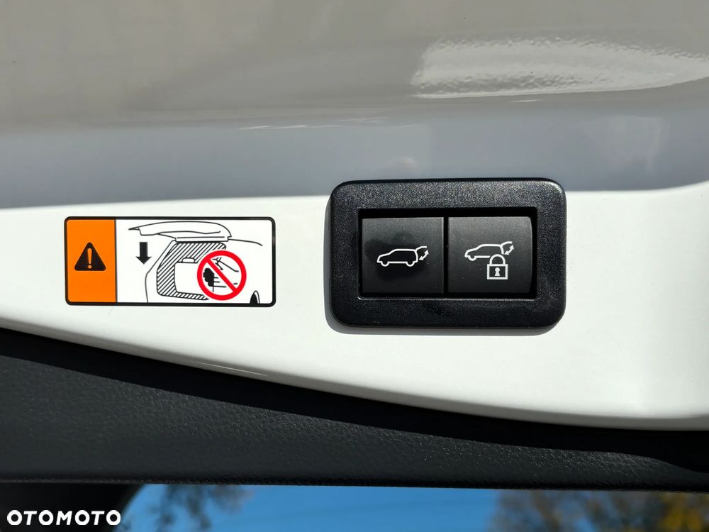 Toyota C-HR 2.0 PHEV Dynamic Force Executive - 28