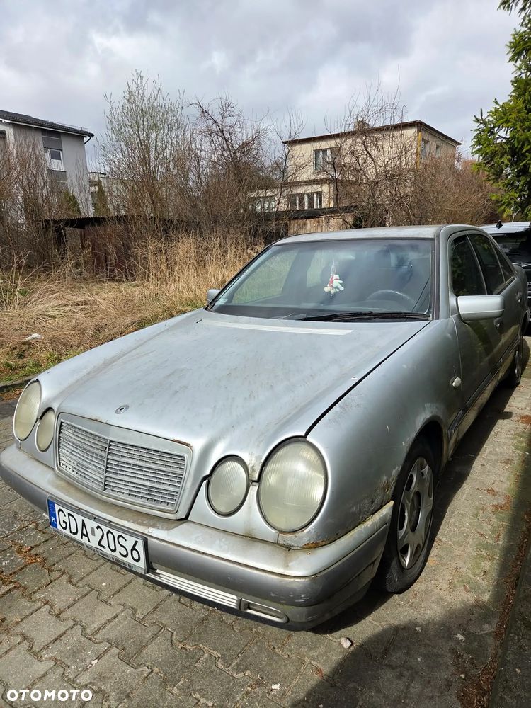 Mercedes-Benz Klasa E 220 T CDI Classic - 2
